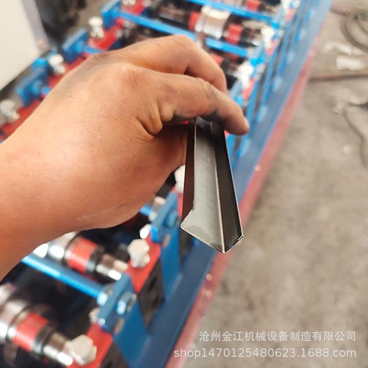 不锈钢U型条压边条设备 不锈钢实心U型槽压瓦机 装饰线条压瓦机