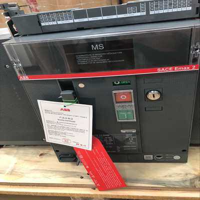 ABB塑壳断路器现货XT1B160 TMD16-450 FF 3P