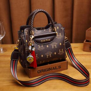 真皮包包女包新款 百搭牛皮斜挎包女士大气手提包单肩包 潮时尚