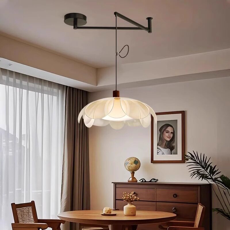 法式奶油风可位移摇臂花瓣吊灯图片