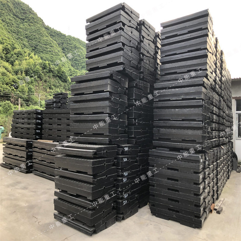 900*60*8mm铁路道口橡胶垫板