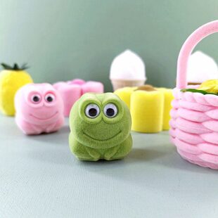 日系青蛙卡通丝绒戒指盒单个耳钉收纳盒子迷你拍摄道具小精致求婚