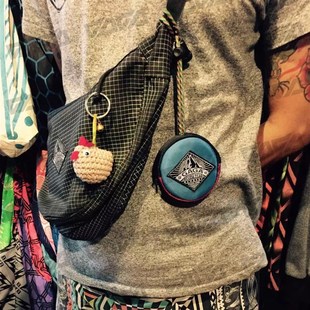 小鸡即将统治地球 ^贱贱 就是钥匙链... BAG绝配小鸡挂饰^ GAGA