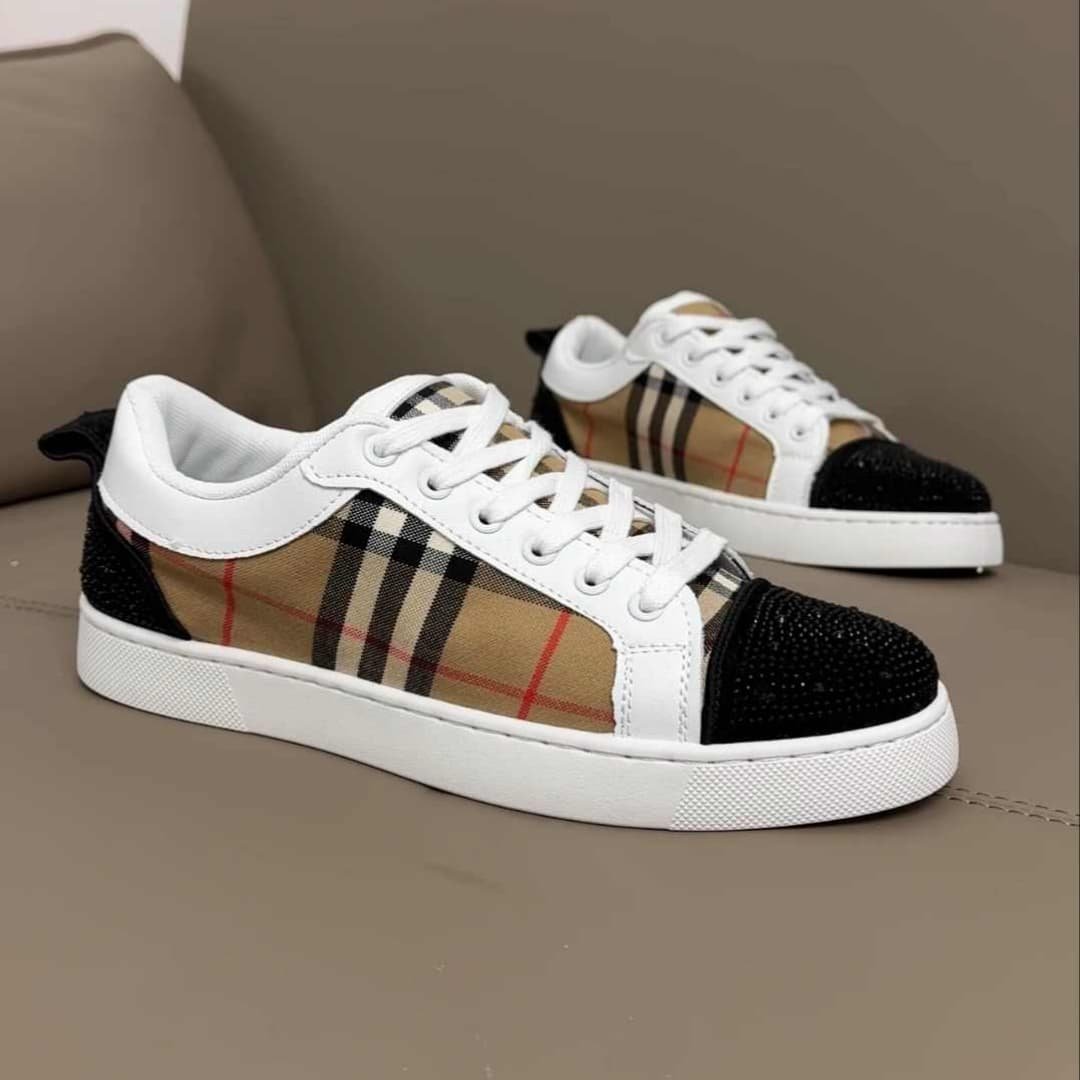 【万达撤柜】新款秋冬男鞋潮流百搭情侣板鞋轻奢小众低帮男女板鞋,流行男鞋,休闲板鞋,淘宝优惠券,粉丝福利购,淘宝优惠卷