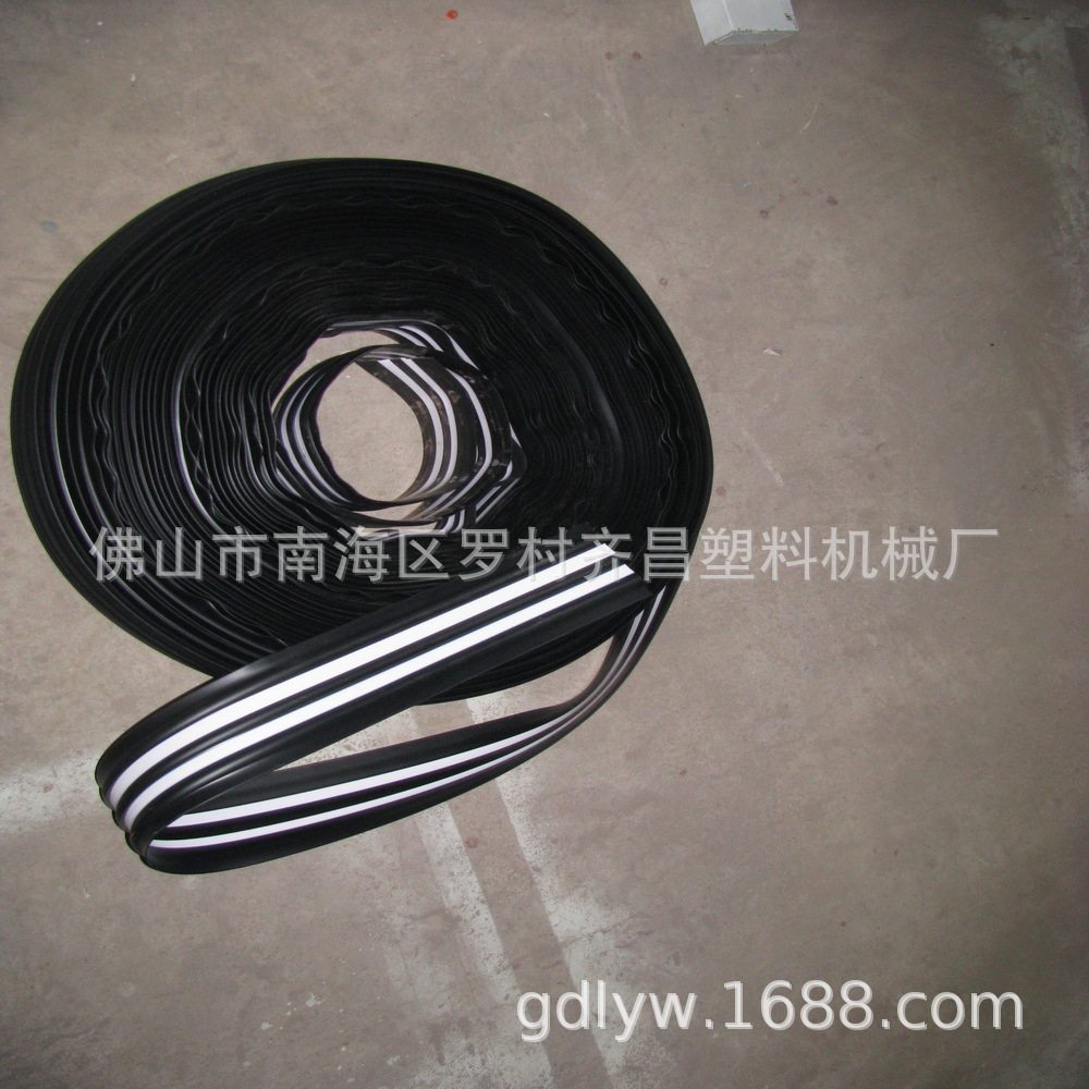 游艇防撞软胶条挤出生产设备