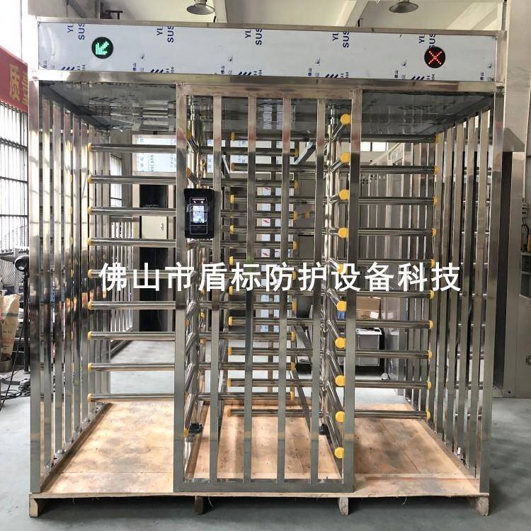 足球场刷人智能卡全495高栏通员行栅转闸不锈钢单通道旋转门现货