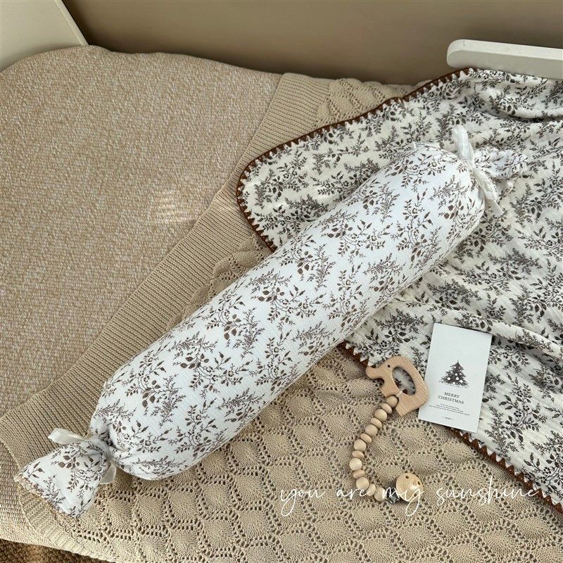 新生婴儿枕头糖果枕宝宝安抚枕侧睡靠背枕儿童抱枕睡觉神器防吐奶