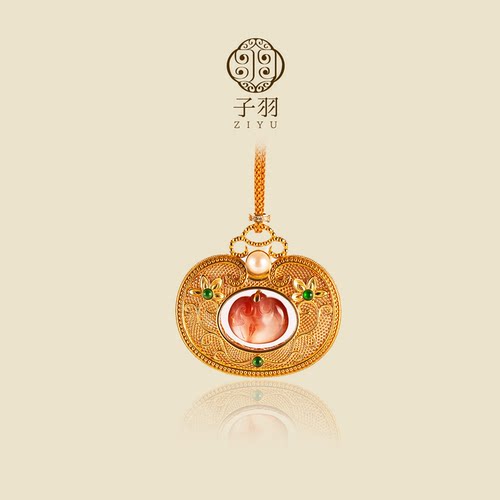 银鎏金如意锁花丝南红吊坠