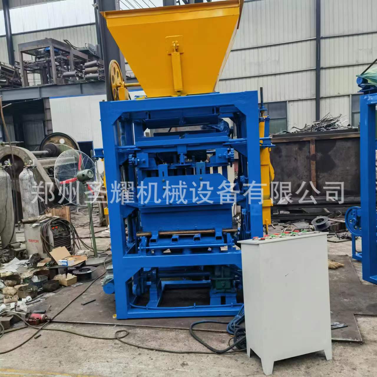 圣耀QT4-26型空心制砖机 自动花砖成型机 路面透水混凝土水泥砖机