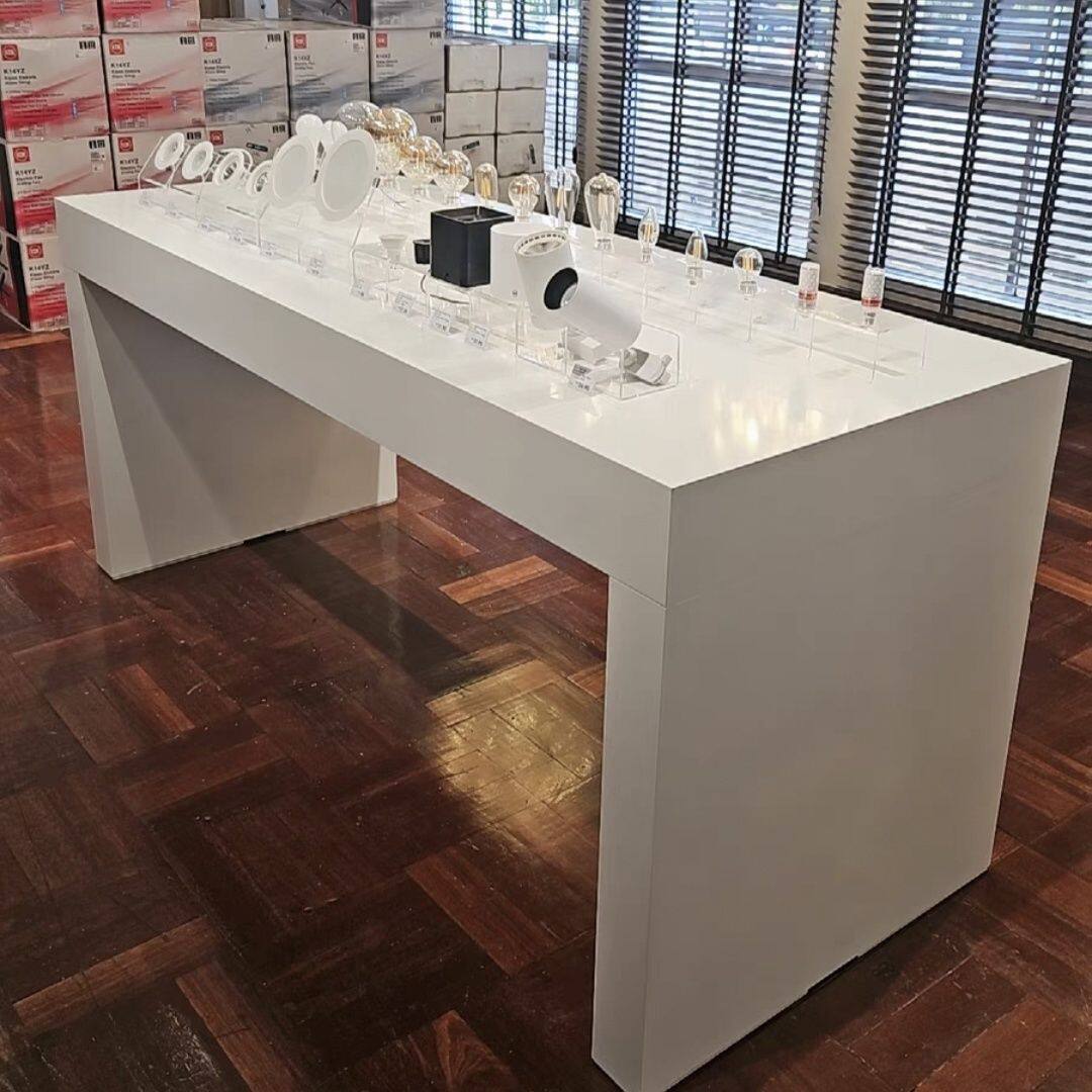 手机体验台服装店中岛展示桌品鉴台烤漆直播展台电脑展示台