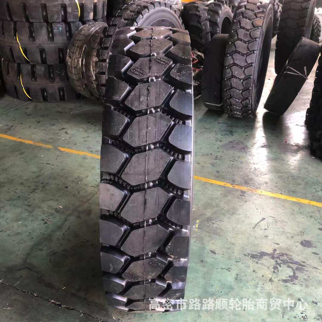 金甲王13.00R2514.00R25自卸车宽体车全钢工程机械轮胎