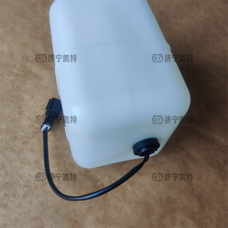挖掘机副水箱20Y-06-15240 钩机配件PC110/130-7-8M0 PC400/450-7