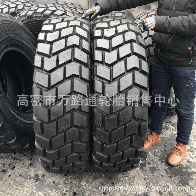 三角越野车轮胎13-12.5R20配套延安炮车11r18全钢子午线卡车12r2