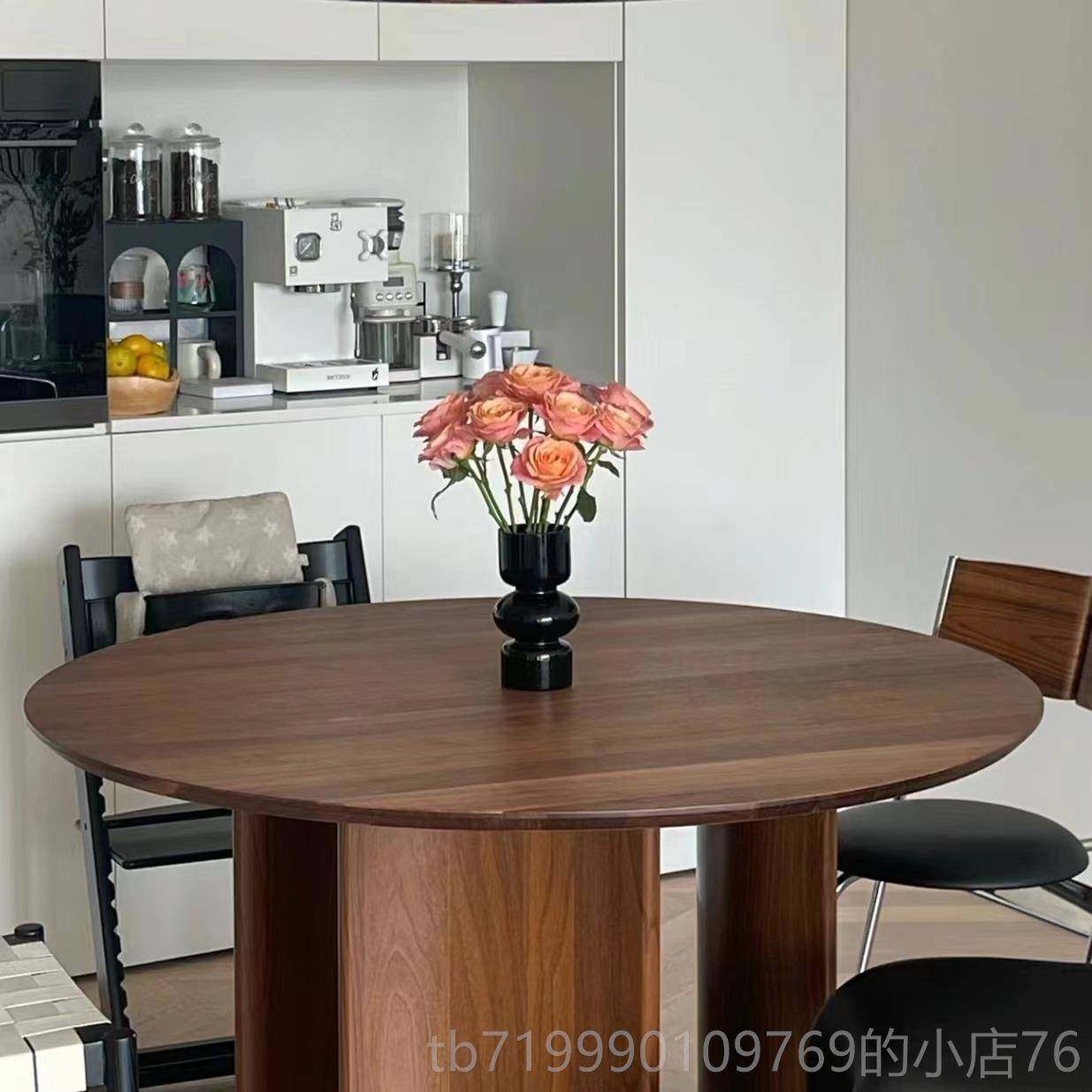 高档设计师胡桃木色实木圆桌小户型奢家用饭桌轻带转圆盘形桌椅组