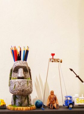 一个创意 送朋友新奇礼物立体复古工艺收纳摆件 复活岛石人像笔筒