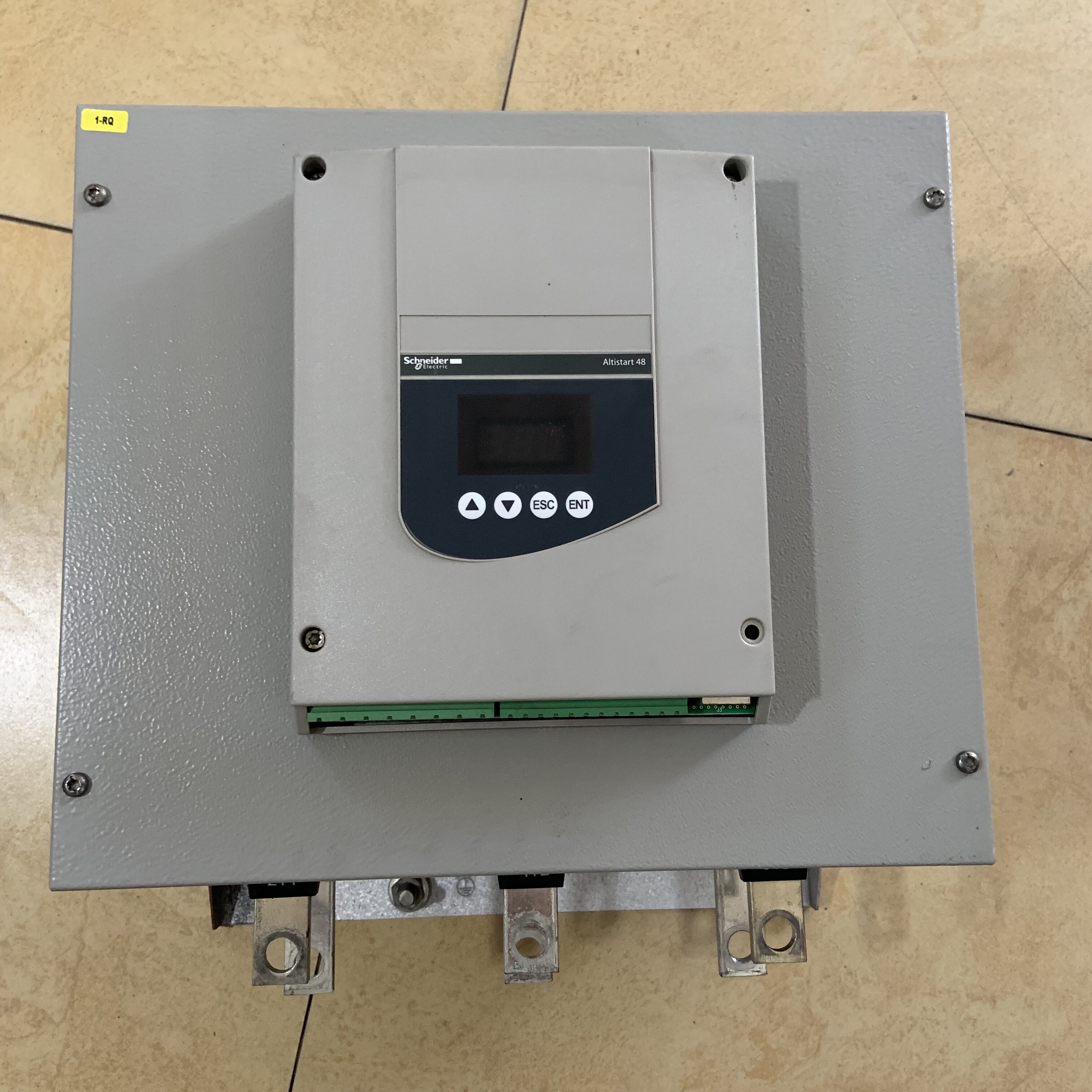 施耐德软启动110-132-160KW是ATS48C21Q和ATS48C25Q和ATS48C32Q