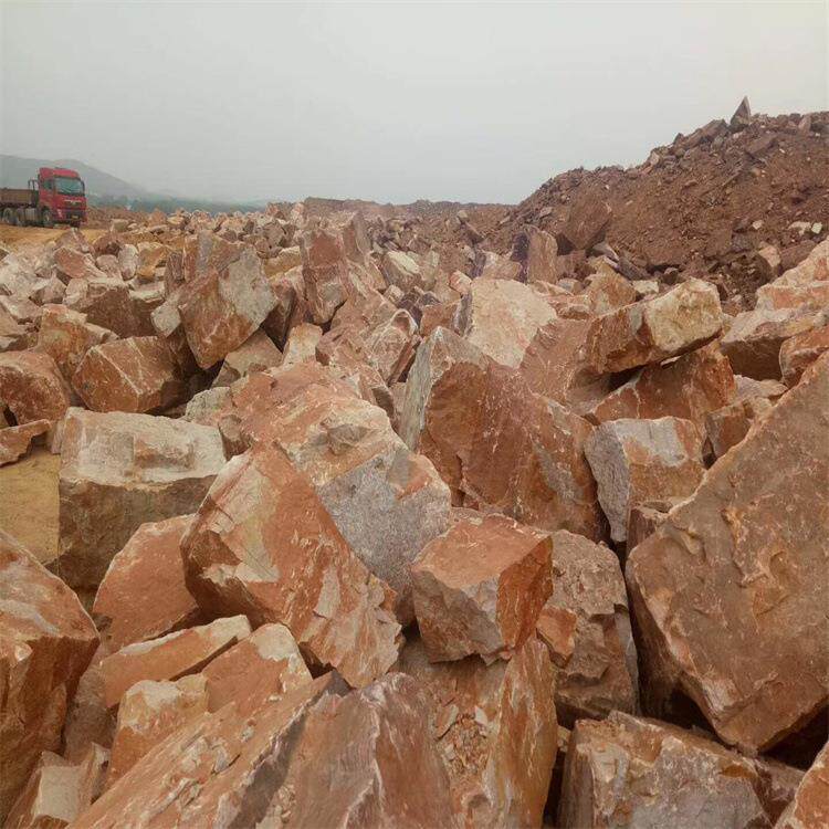 黄石产地 大型黄石水系驳岸 黄石假山 黄石草坪点缀 名师施工