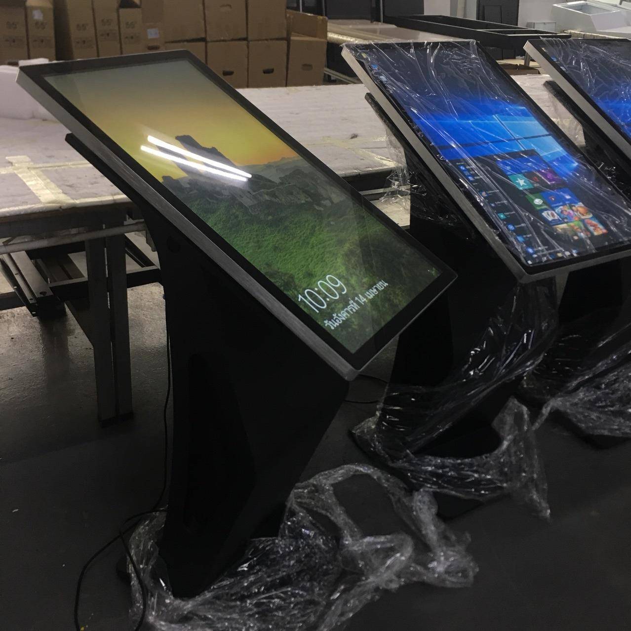 万马32寸卧式触摸一体机 竖挂电容屏 全黑色 window10英文专业版