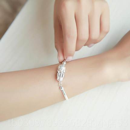 高档银手女镯99纯银女貔貅款韩版足银简约铃铛手镯子银日炼手生日