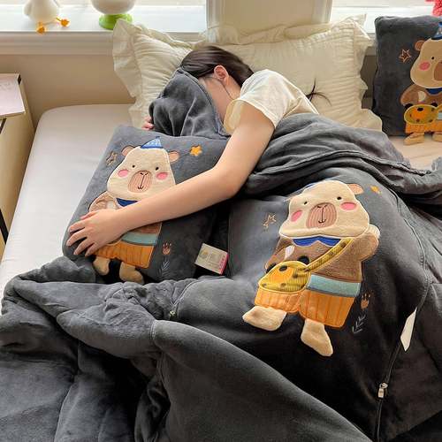 学生抱枕被子用爱汽车沙发盖58980548毯加厚办公可室两宿舍午休枕