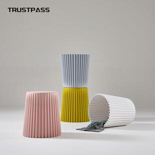 塑料网凳子塑料方凳圆凳子简约凳子收成加人厚方凳红折617叠凳纳