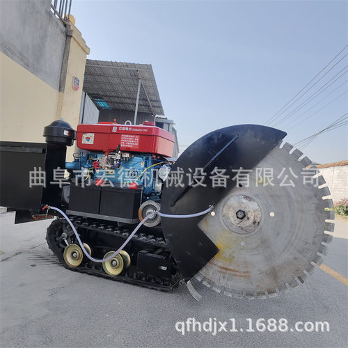 履带式的柴油切割机 自行走遥控切缝机 混凝土路面切割机