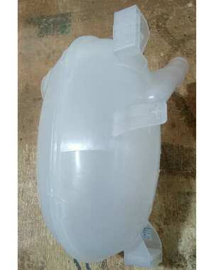 跨境电商-厂家 -汽车配件-适用福特翼虎17 副水箱 GV618A080AC