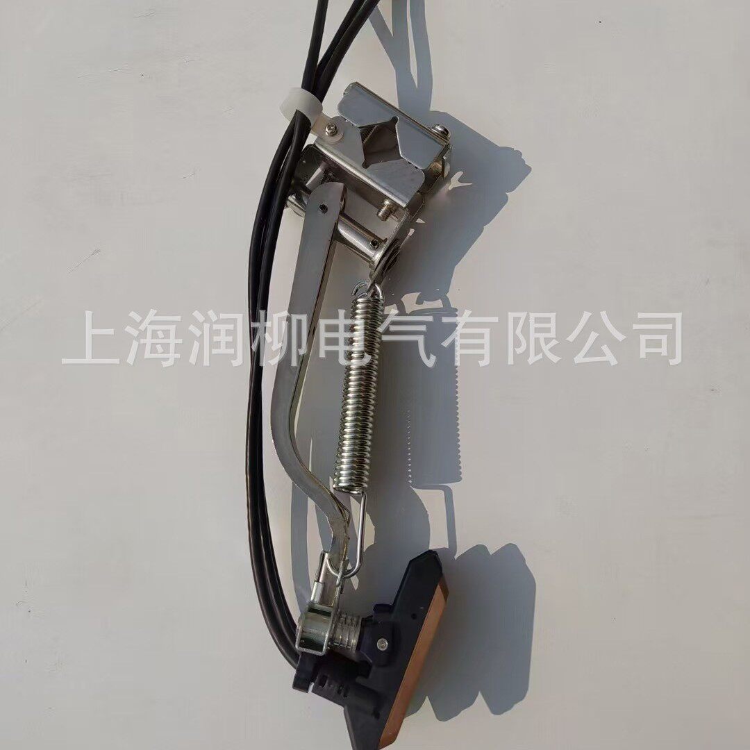 无接缝滑线国产集电臂供电导轨集电器3P4P5P600V30A60A100A碳刷片