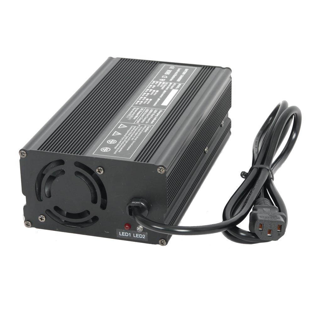 伊赛 84v 6A 24V15A 48V10A电池充电器 供应电动洗地机电池充电器