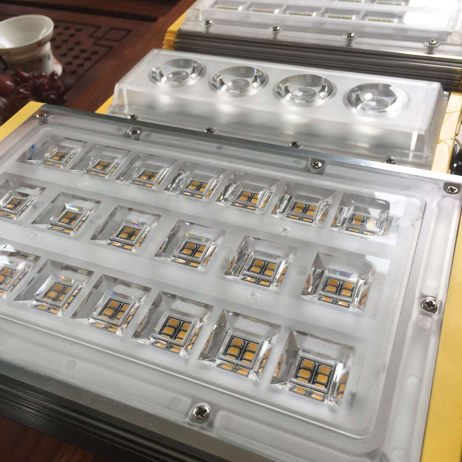 led投光灯广场灯50W户外防水隧道灯100w防水泛光红色绿色粉色蓝色
