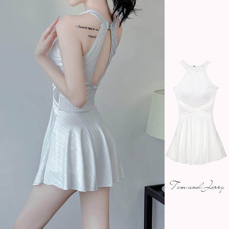 白色爆款连体泳衣女款高级感2024年新款温泉遮肚显瘦平角女士泳装