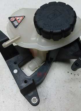 适用奔驰278 SL500 GLE500 GLS500 CLS63 CLS500 涡轮增压补偿罐