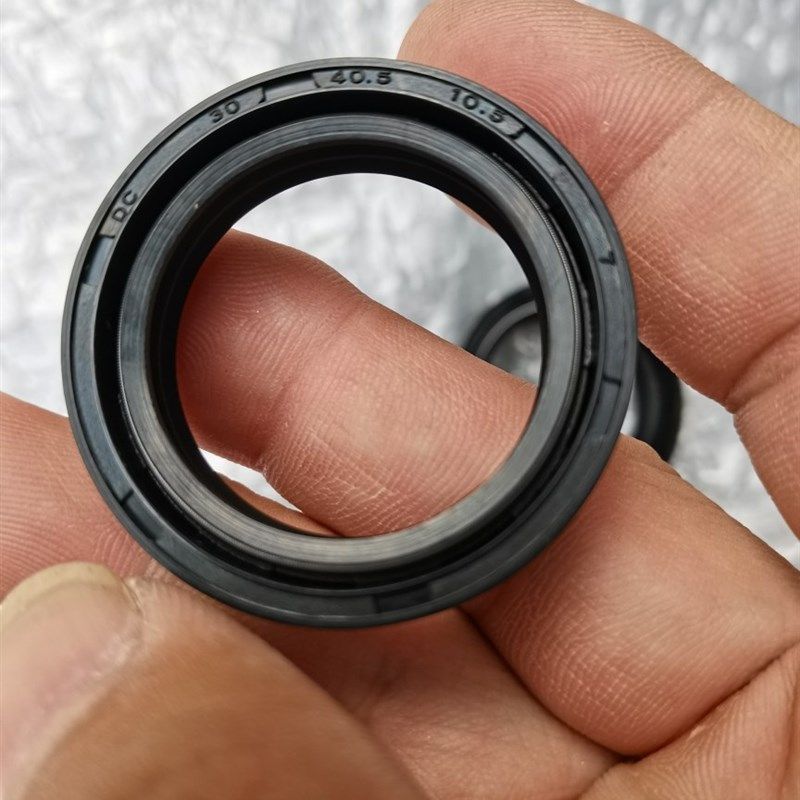 济南铃木摩托车配件UU125T优友UY125T前叉油封前减震油封减震器封