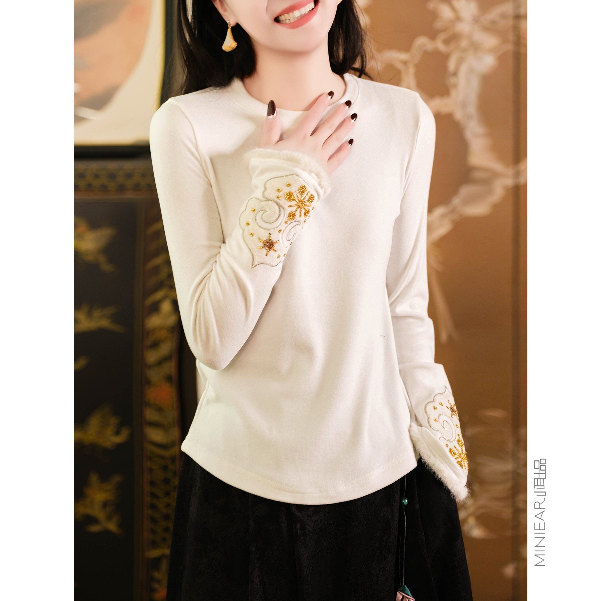 【年服系列】萣制双面绒/重工刺绣袖口/毛绒拼接 显瘦打底衫上衣,女装/女士精品,T恤,淘宝优惠券,粉丝福利购,淘宝优惠卷