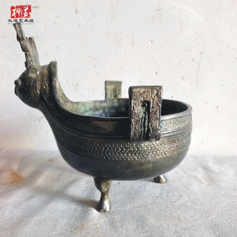 古代青铜器战国云雷纹兽首铜圆鼎摆件桌面装饰影视道具博物馆陈设