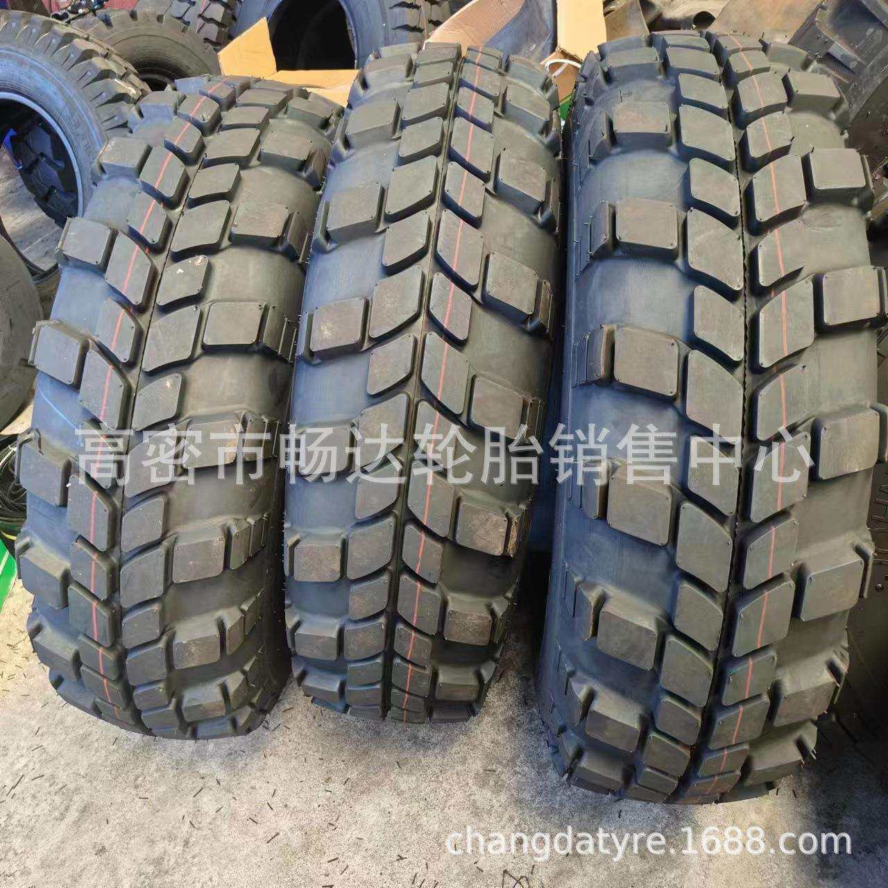 越野车轮胎13.00-18 装甲车轮胎 340-457 工程机械轮胎