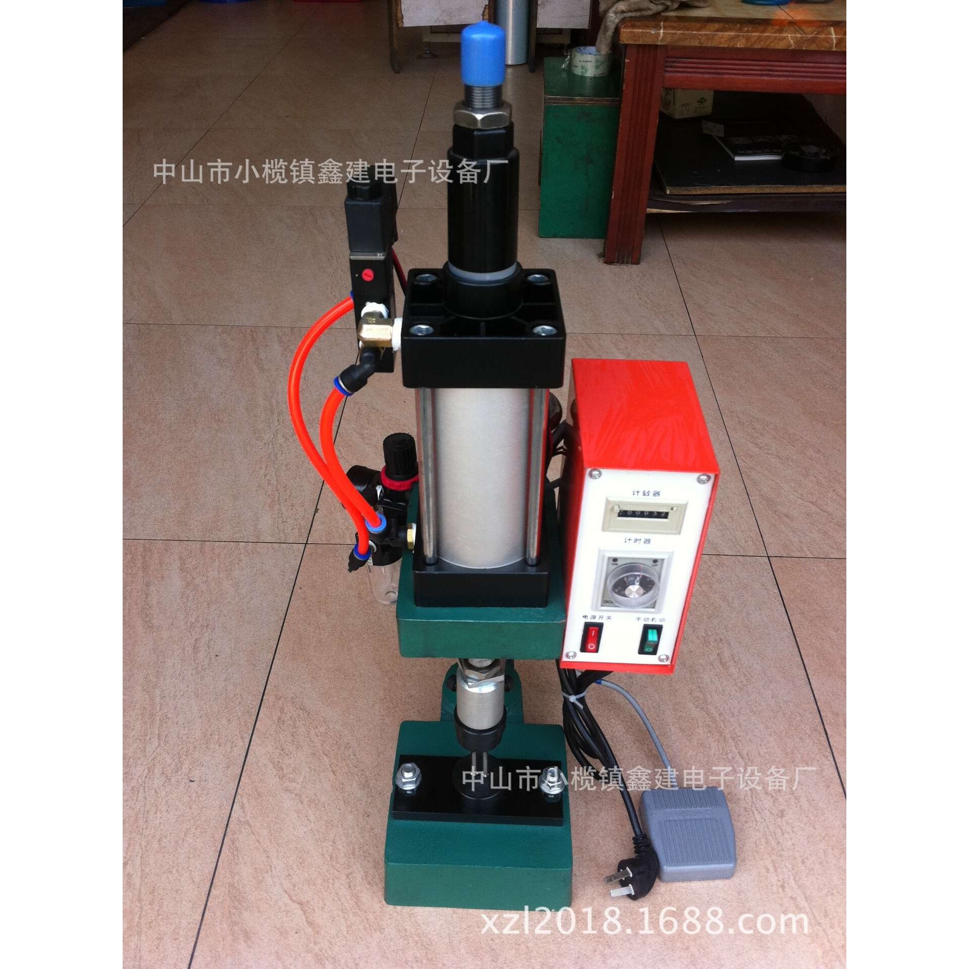 厂家直销LED灯板散热片压紧灯头机-气动T5T8/GU5.3灯头压铆机