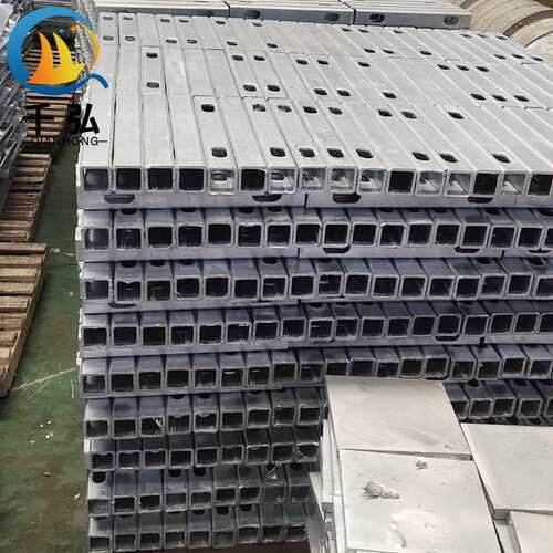 加工防盗门立柱 千弘紧固件销售护栏立柱支持下单联系客服