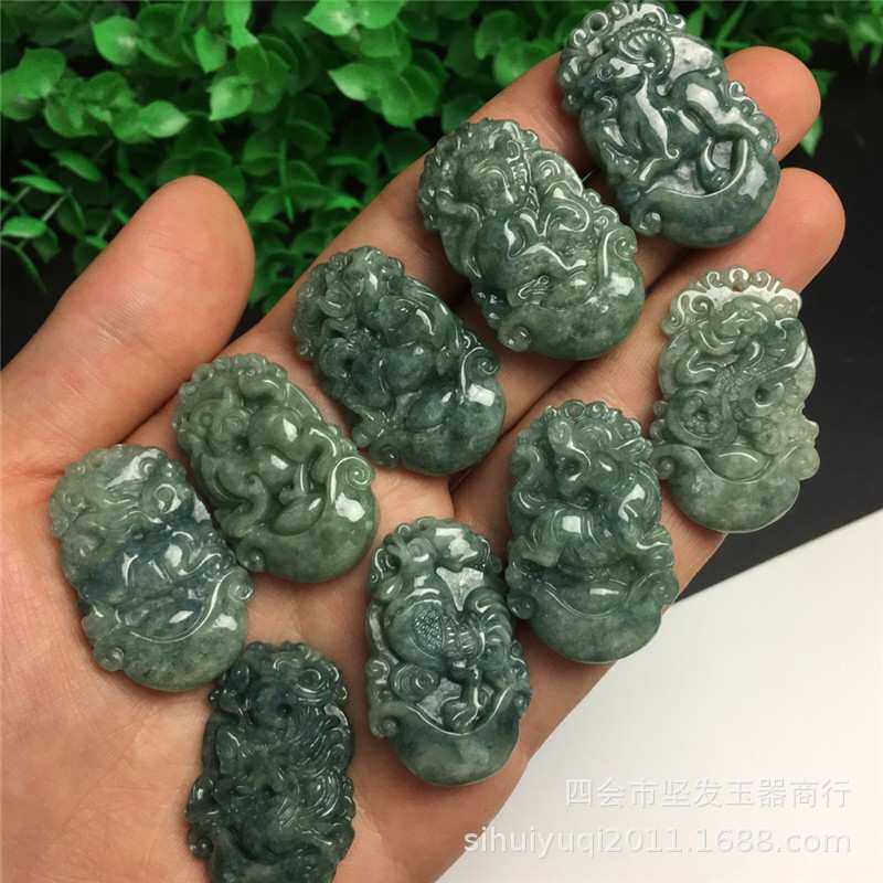 厂价供应玉器A货翡翠生肖牌 十二生肖油青翡翠套装 翡翠生肖吊坠