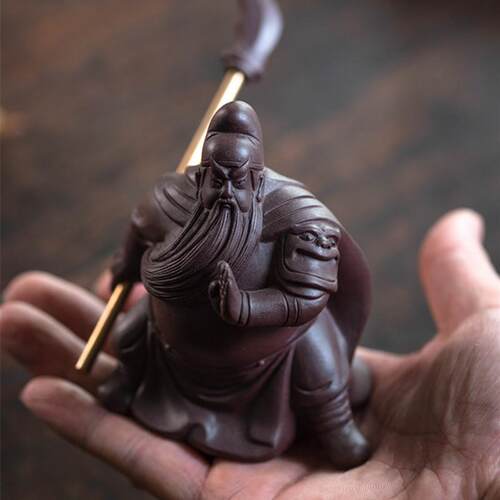 宜兴紫砂茶宠关公关羽摆件精品手工紫泥家居茶具茶盘茶道配件