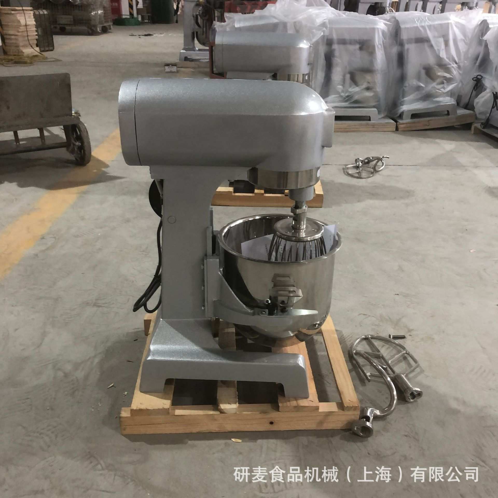 烘焙房小型搅拌设备 多功能打蛋机奶油打发机 10升搅拌机可改电压