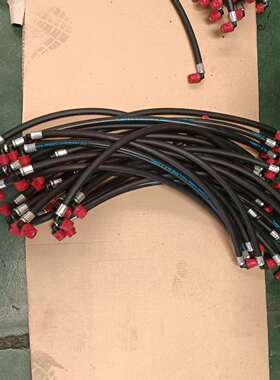 挖机油管PC200210220240-8柴油管柴油滤芯到柴油泵快接柴油管