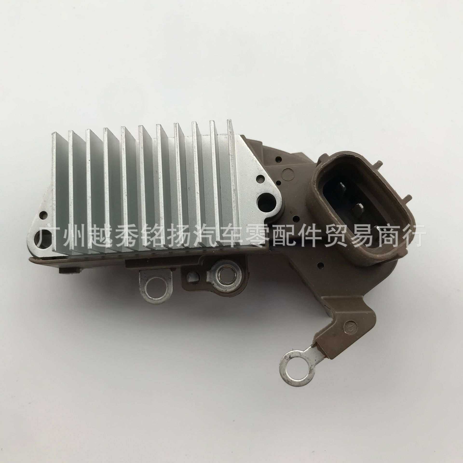 适用于长安之星474利亚纳丰田凌志126000-1970汽车发电机调节器