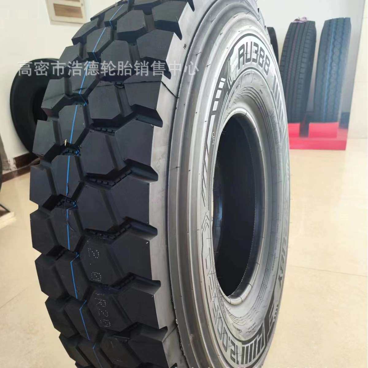 重载矿山轮胎1100R20 1200R20卡货车前四后八耐磨自卸车轮胎工厂