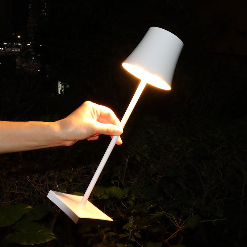 北欧充电金属高脚台灯卧室床头灯触摸创意LED台灯室外防水照明灯