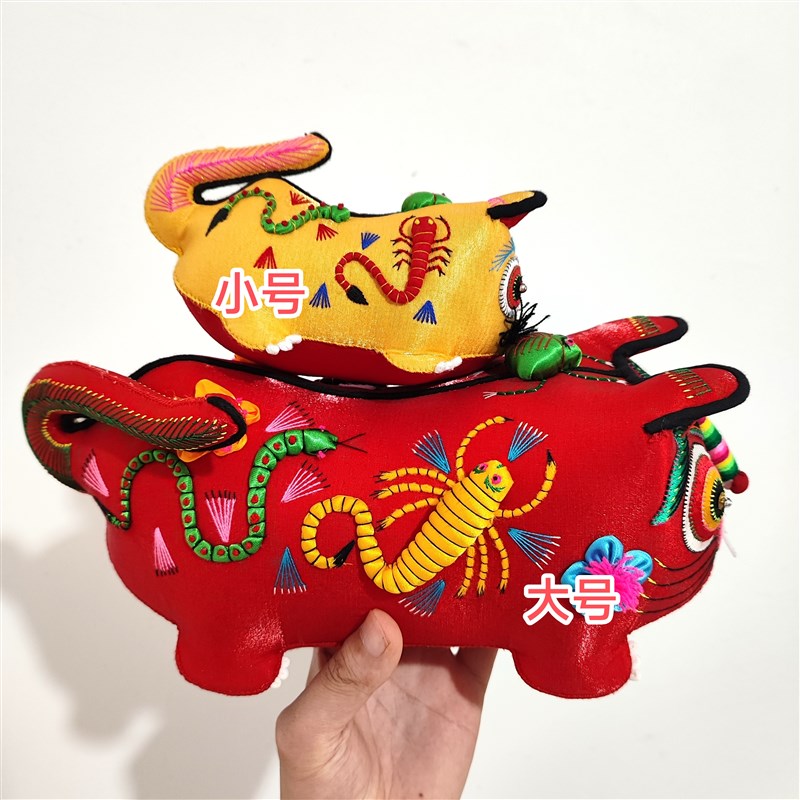 纯手宝刺绣布老虎宝工玩偶满月布包具虎王庆阳香玩民间手工艺品