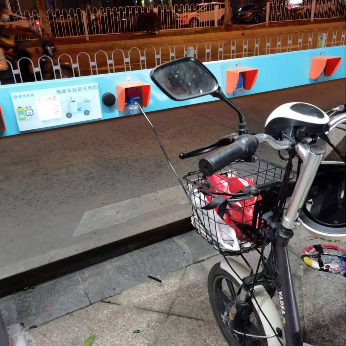 电动自行车充电站户外电瓶车充电桩扫码充电充满自停 多重保