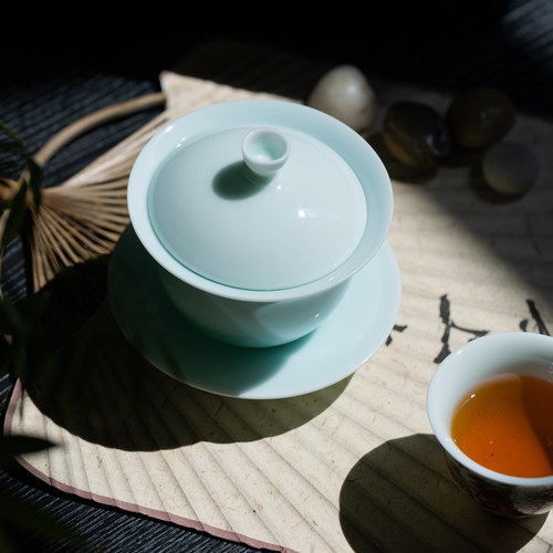 粉青瓷三才盖碗小号家用薄胎陶瓷不烫手泡茶器茶杯单个功夫茶具