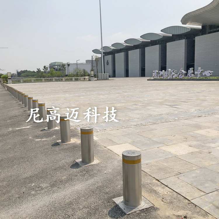 液压全自动升降车挡潭州会展中心周边道路隔离防撞柱不锈钢档路桩