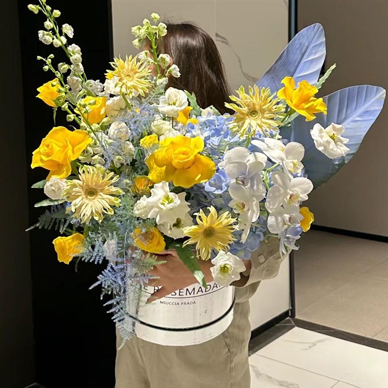 深抱花店鲜花高端非进口生束抱圳桶甜酷玫瑰混搭黑色男士花日商务
